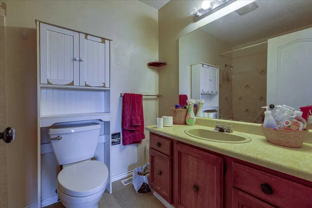 123 Nolan Street Red Deer AB T4P 1Z1