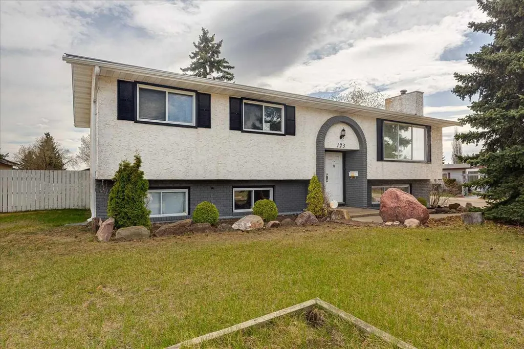 123 Nolan Street Red Deer AB T4P 1Z1