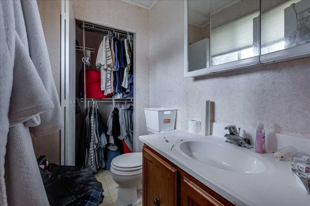 123 Nolan Street Red Deer AB T4P 1Z1