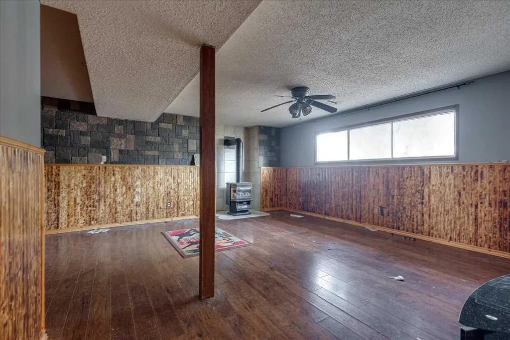 123 Nolan Street Red Deer AB T4P 1Z1