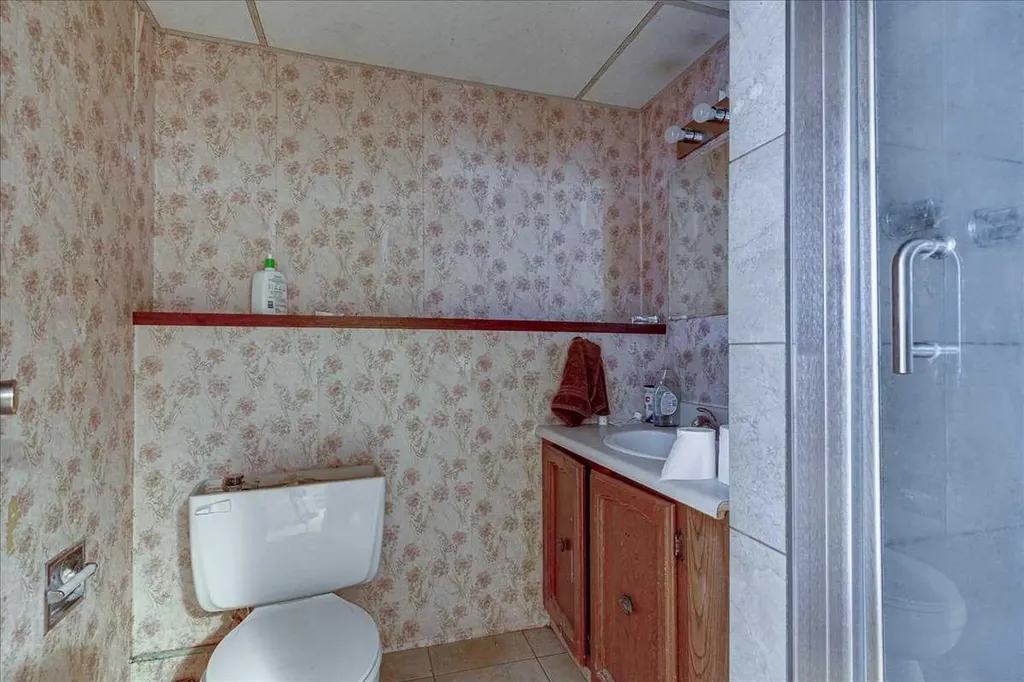123 Nolan Street Red Deer AB T4P 1Z1