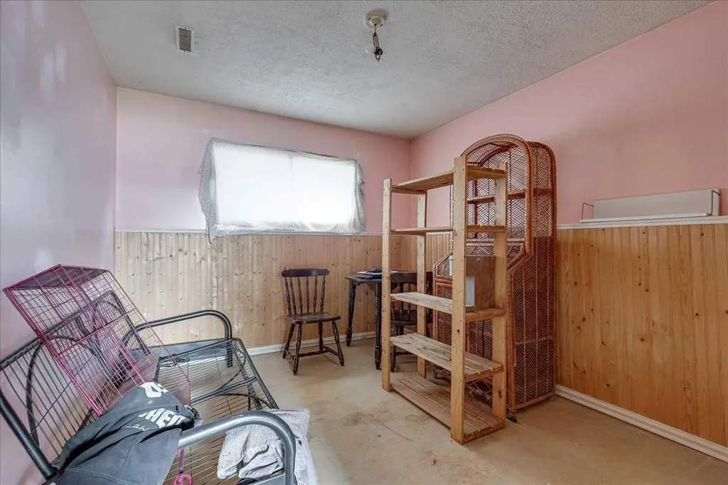123 Nolan Street Red Deer AB T4P 1Z1