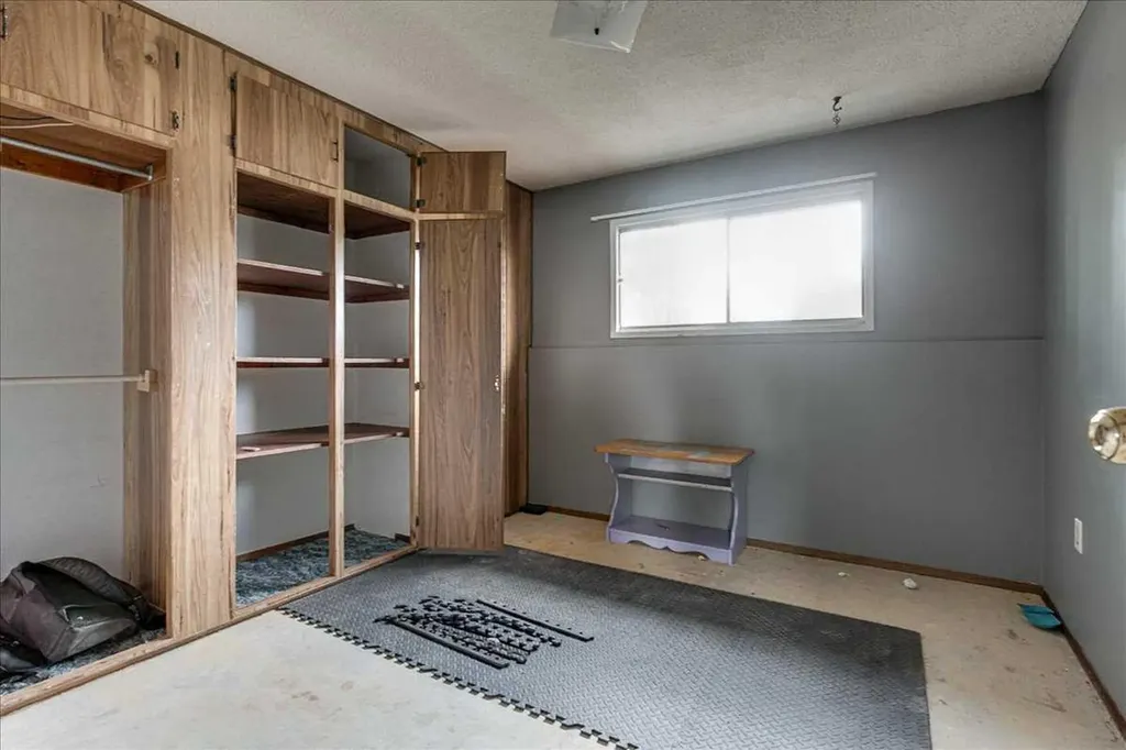 123 Nolan Street Red Deer AB T4P 1Z1