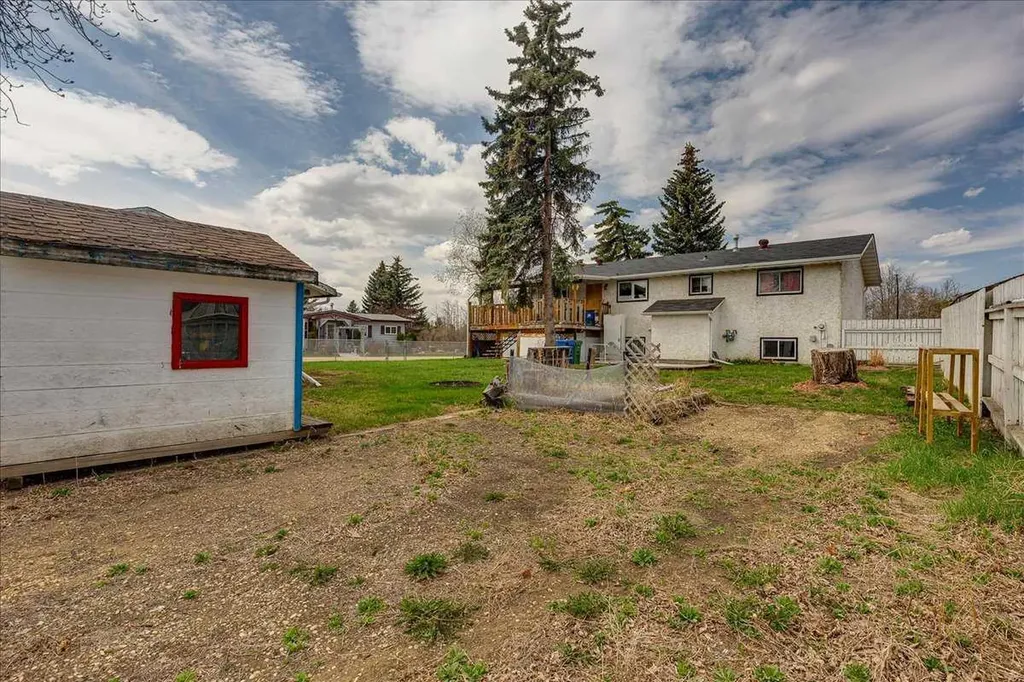 123 Nolan Street Red Deer AB T4P 1Z1