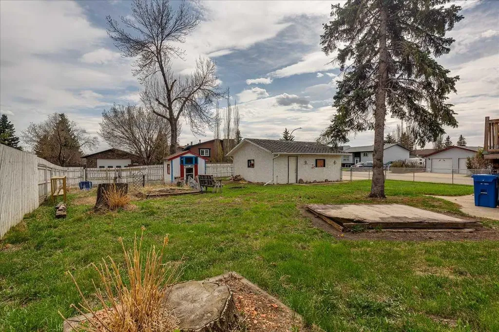 123 Nolan Street Red Deer AB T4P 1Z1