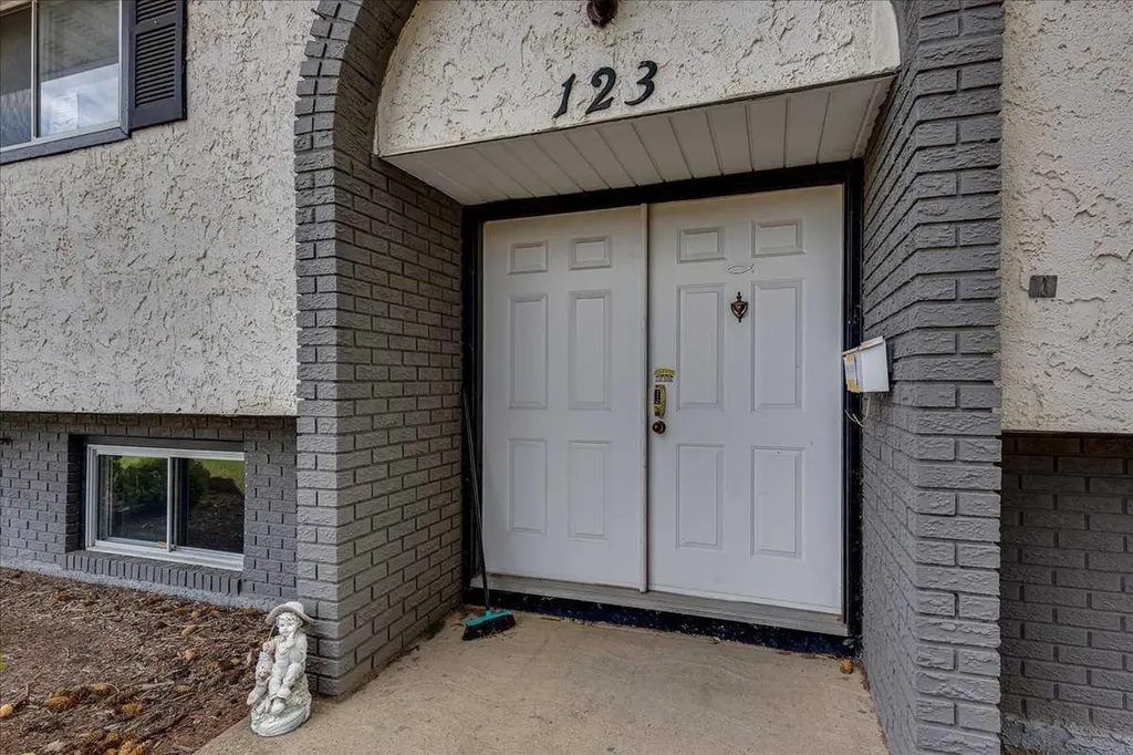 123 Nolan Street Red Deer AB T4P 1Z1