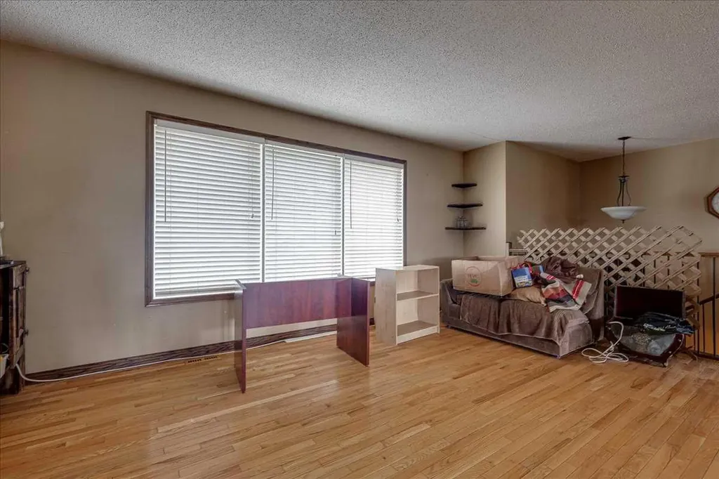 123 Nolan Street Red Deer AB T4P 1Z1