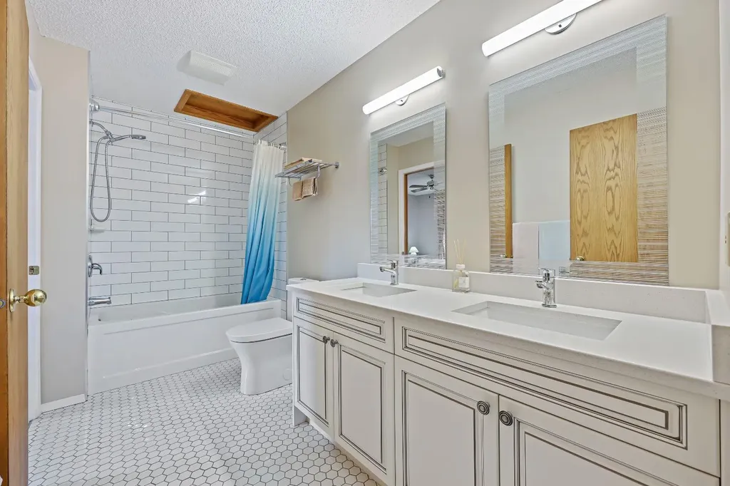 242125 8 Street E Rural Foothills County AB T1S 3L2
