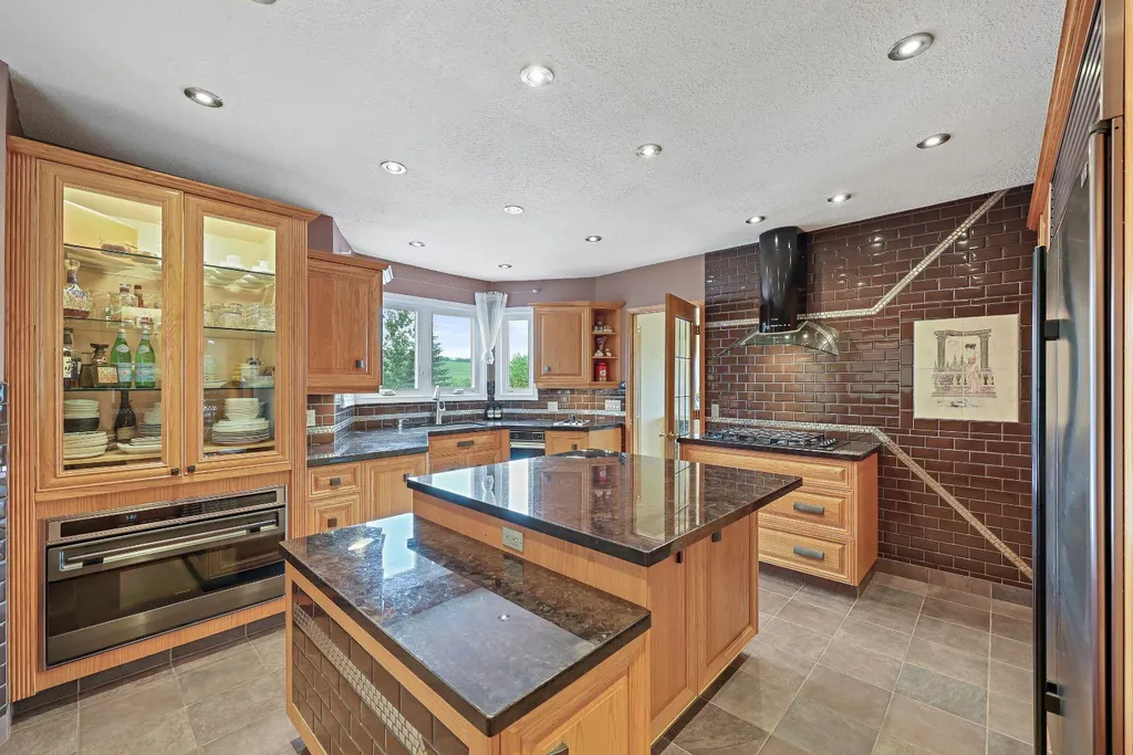 242125 8 Street E Rural Foothills County AB T1S 3L2