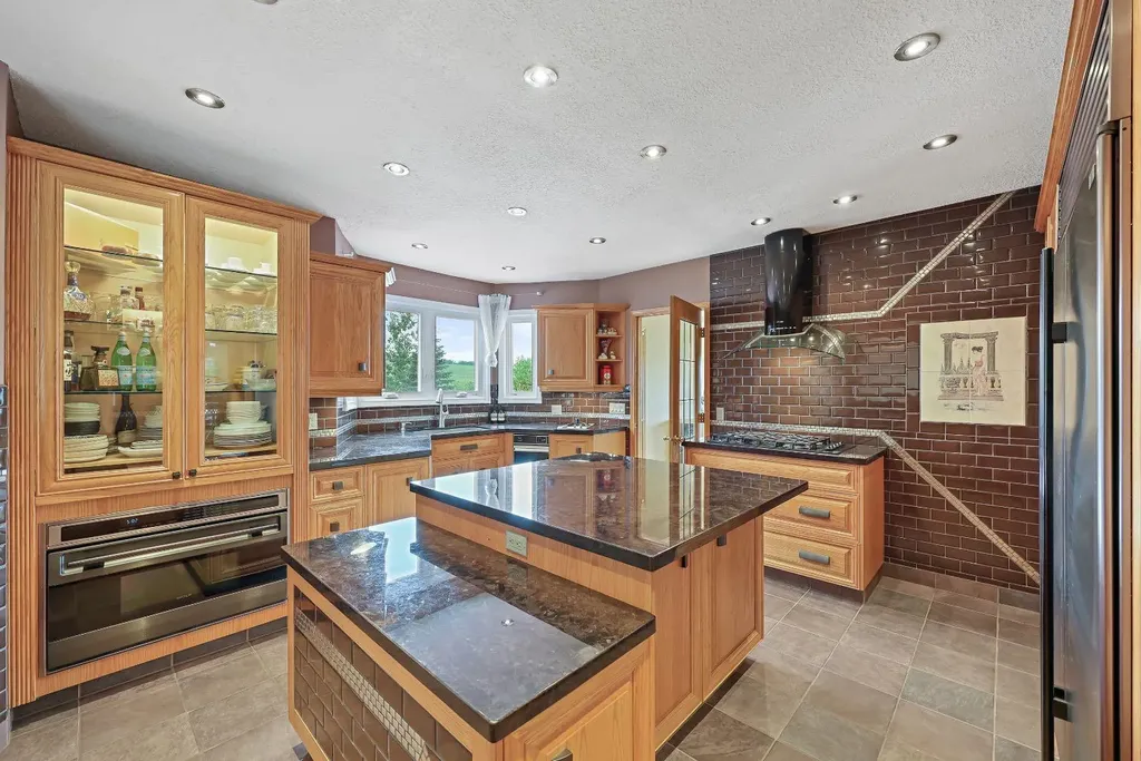 242125 8 Street E Rural Foothills County AB T1S 3L2