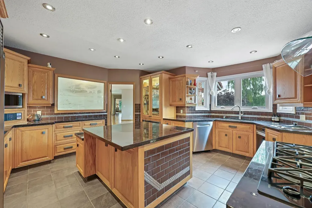 242125 8 Street E Rural Foothills County AB T1S 3L2