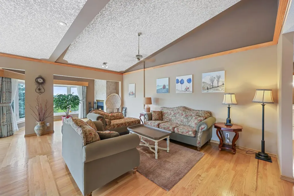 242125 8 Street E Rural Foothills County AB T1S 3L2