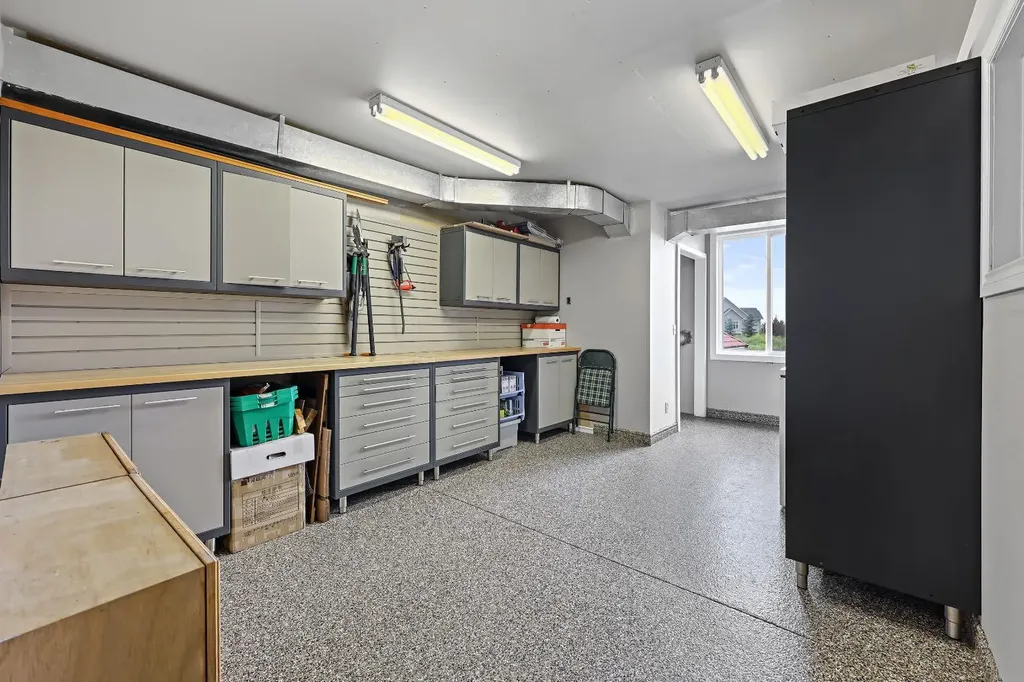 242125 8 Street E Rural Foothills County AB T1S 3L2