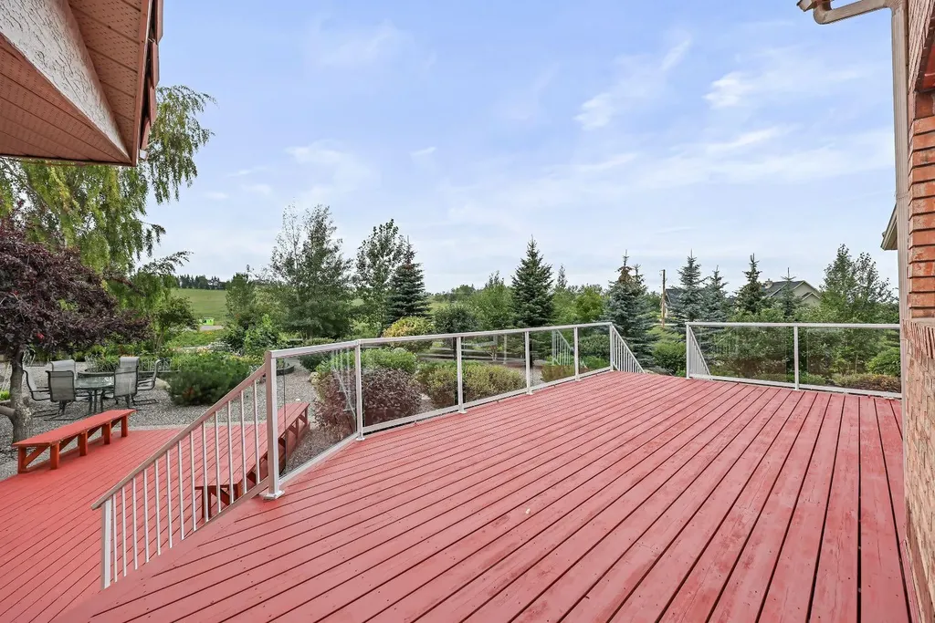 242125 8 Street E Rural Foothills County AB T1S 3L2