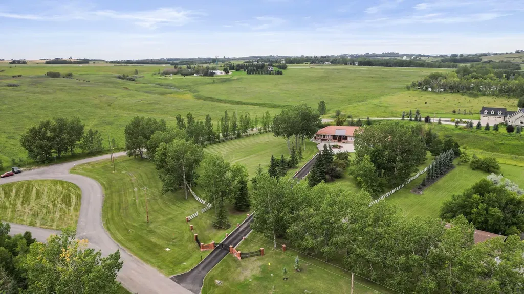 242125 8 Street E Rural Foothills County AB T1S 3L2