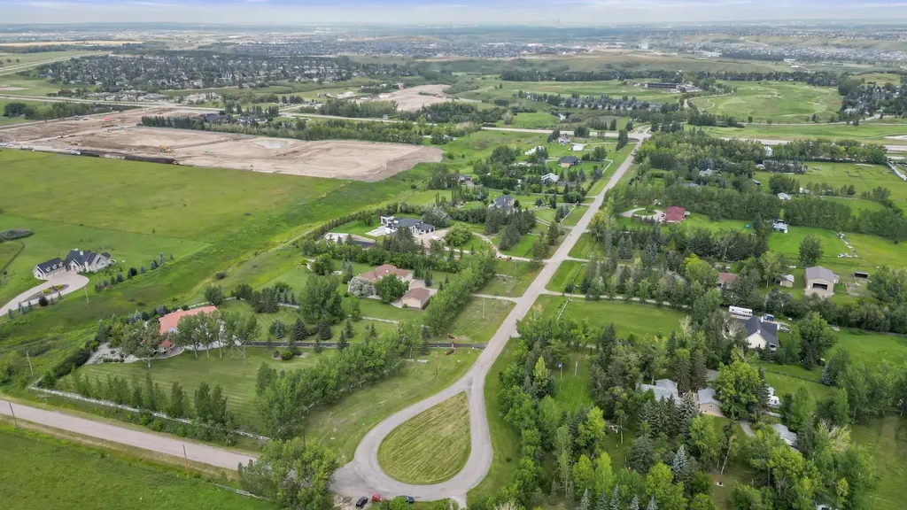 242125 8 Street E Rural Foothills County AB T1S 3L2