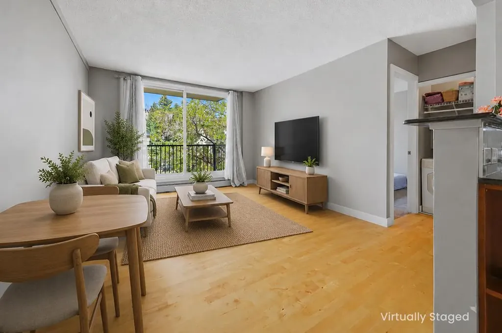 2220 16a Street SW Calgary AB T2T 4K2