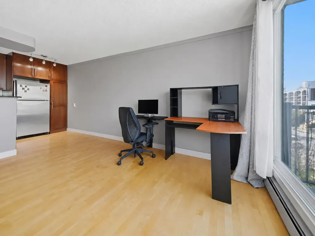 2220 16a Street SW Calgary AB T2T 4K2