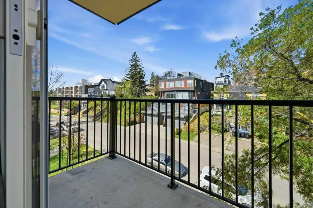 2220 16a Street SW Calgary AB T2T 4K2