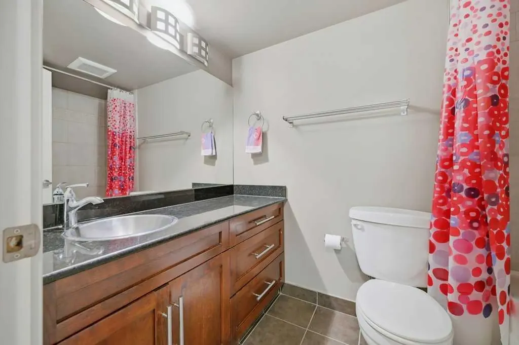 2220 16a Street SW Calgary AB T2T 4K2