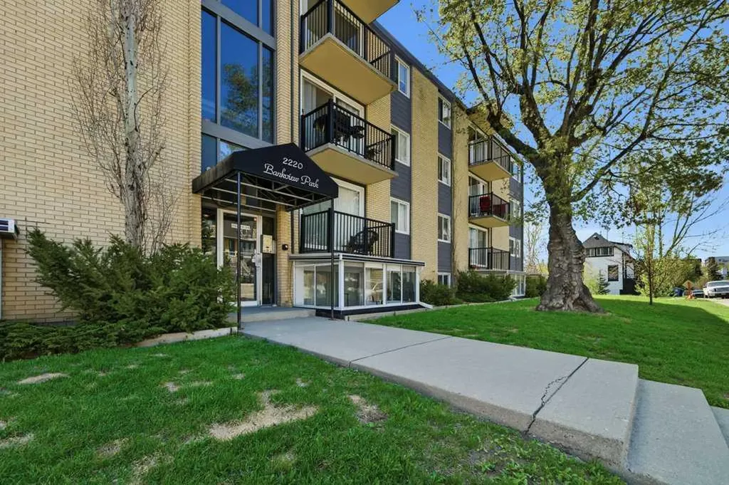 2220 16a Street SW Calgary AB T2T 4K2