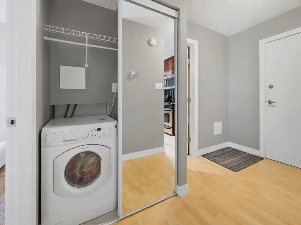 2220 16a Street SW Calgary AB T2T 4K2
