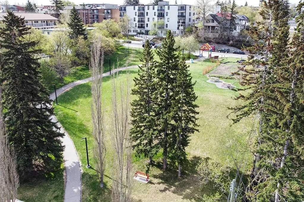 2220 16a Street SW Calgary AB T2T 4K2