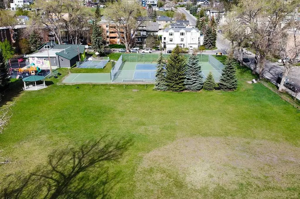 2220 16a Street SW Calgary AB T2T 4K2