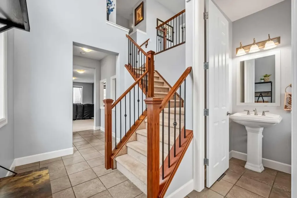 1320 Windstone Road SW Airdrie AB T4B 0N5