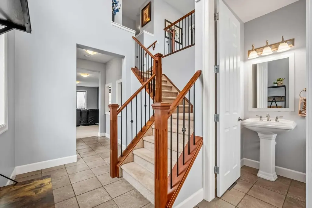 1320 Windstone Road SW Airdrie AB T4B 0N5