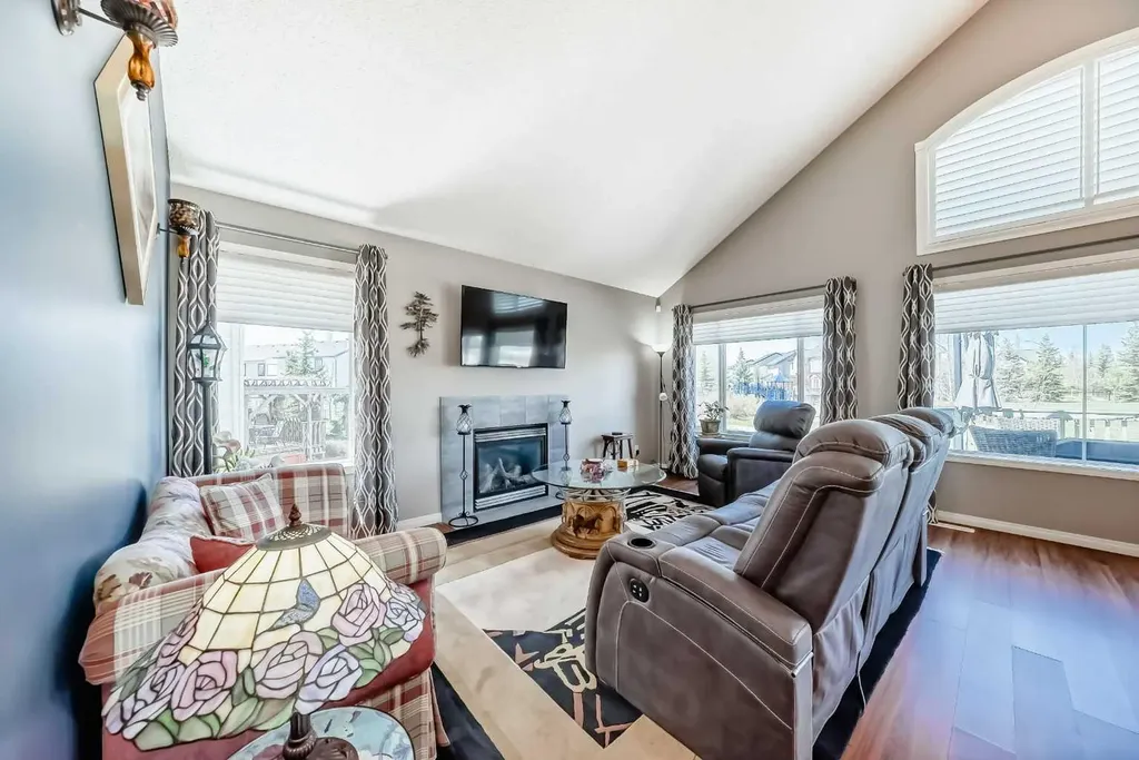 255 Copperfield Manor SE Calgary AB T2Z 4R8