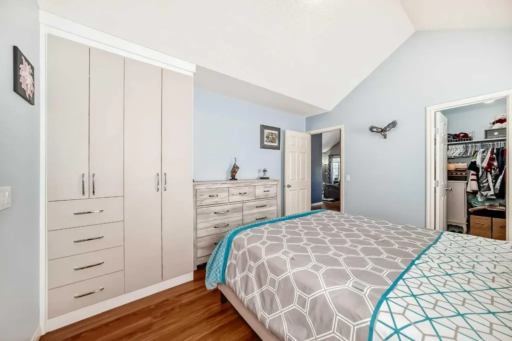 255 Copperfield Manor SE Calgary AB T2Z 4R8