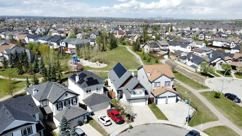 255 Copperfield Manor SE Calgary AB T2Z 4R8