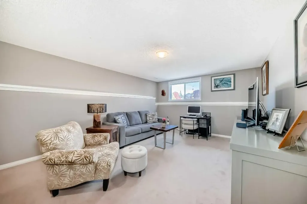 255 Copperfield Manor SE Calgary AB T2Z 4R8