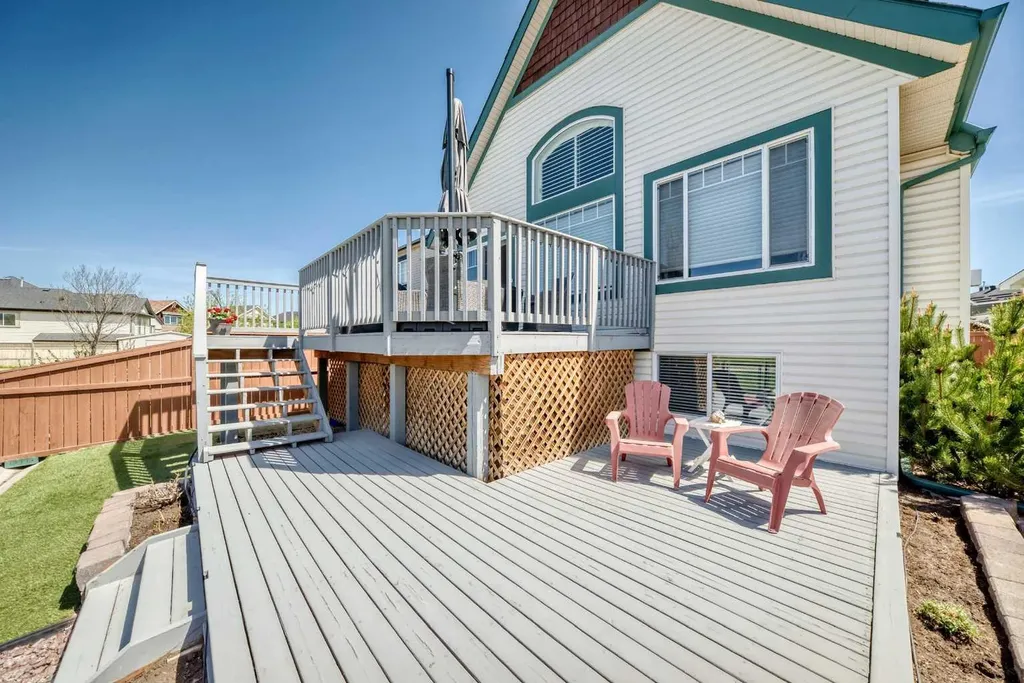 255 Copperfield Manor SE Calgary AB T2Z 4R8