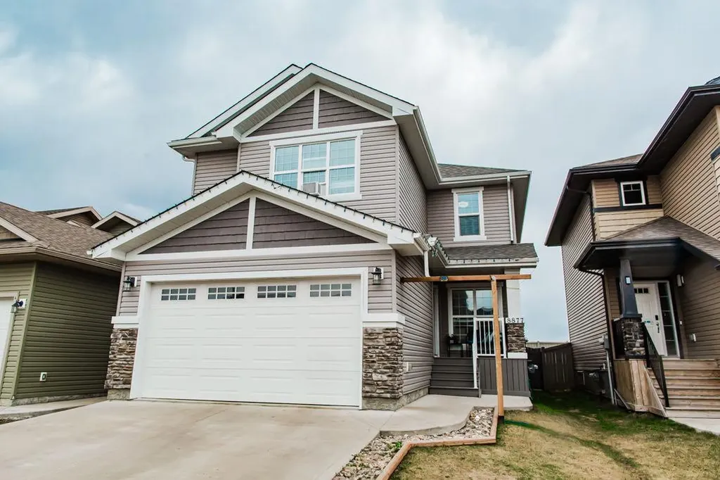 8877 85a Avenue Grande Prairie AB T8X 0R5