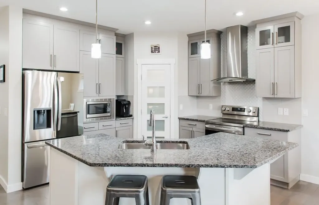 8877 85a Avenue Grande Prairie AB T8X 0R5