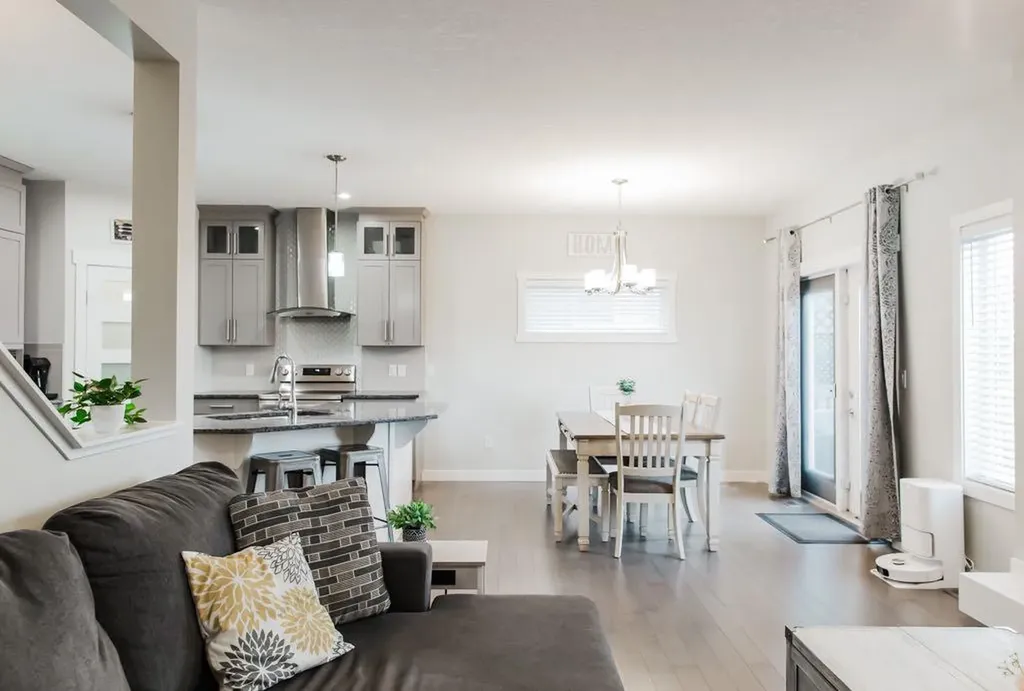 8877 85a Avenue Grande Prairie AB T8X 0R5