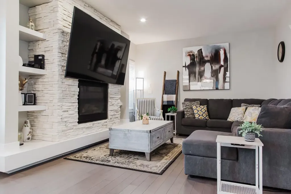 8877 85a Avenue Grande Prairie AB T8X 0R5