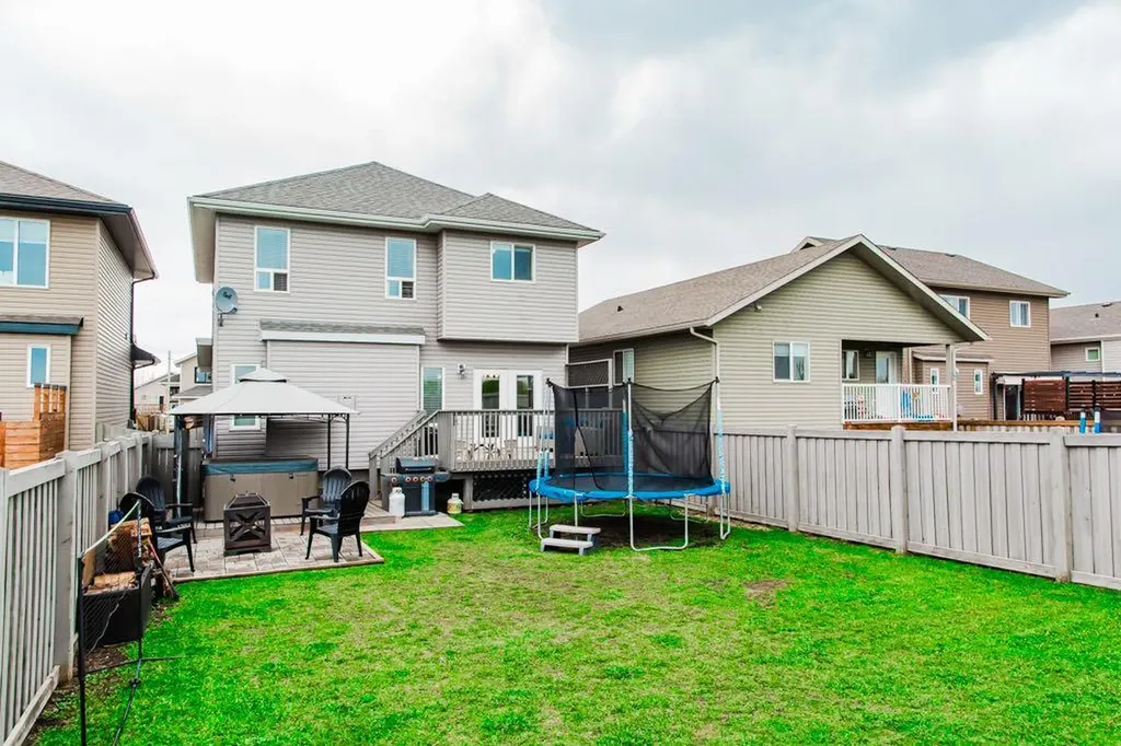 8877 85a Avenue Grande Prairie AB T8X 0R5