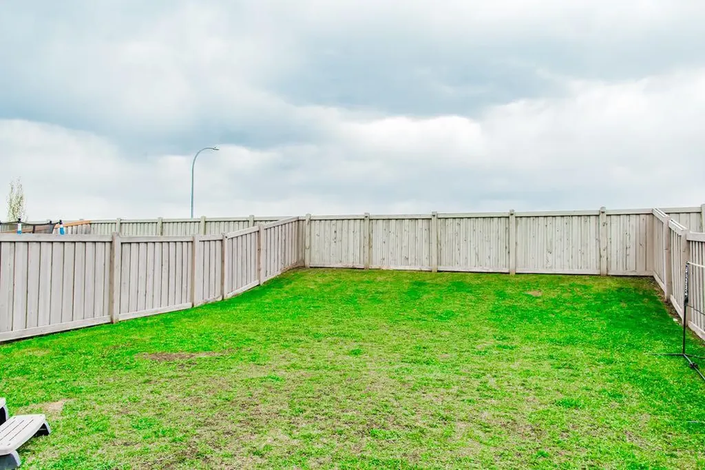 8877 85a Avenue Grande Prairie AB T8X 0R5