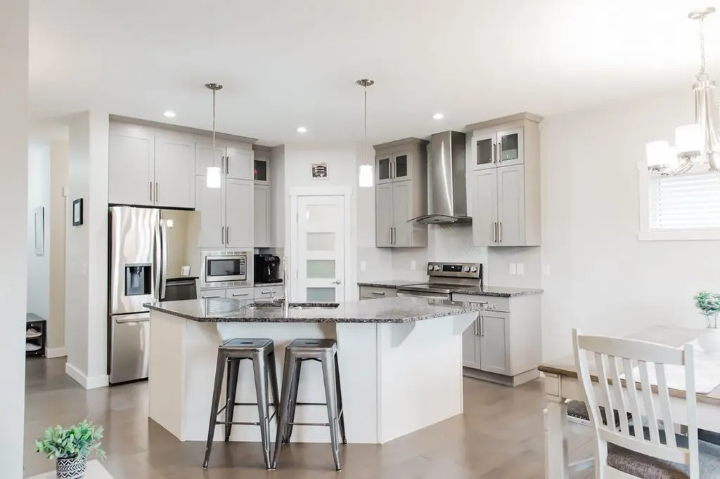 8877 85a Avenue Grande Prairie AB T8X 0R5