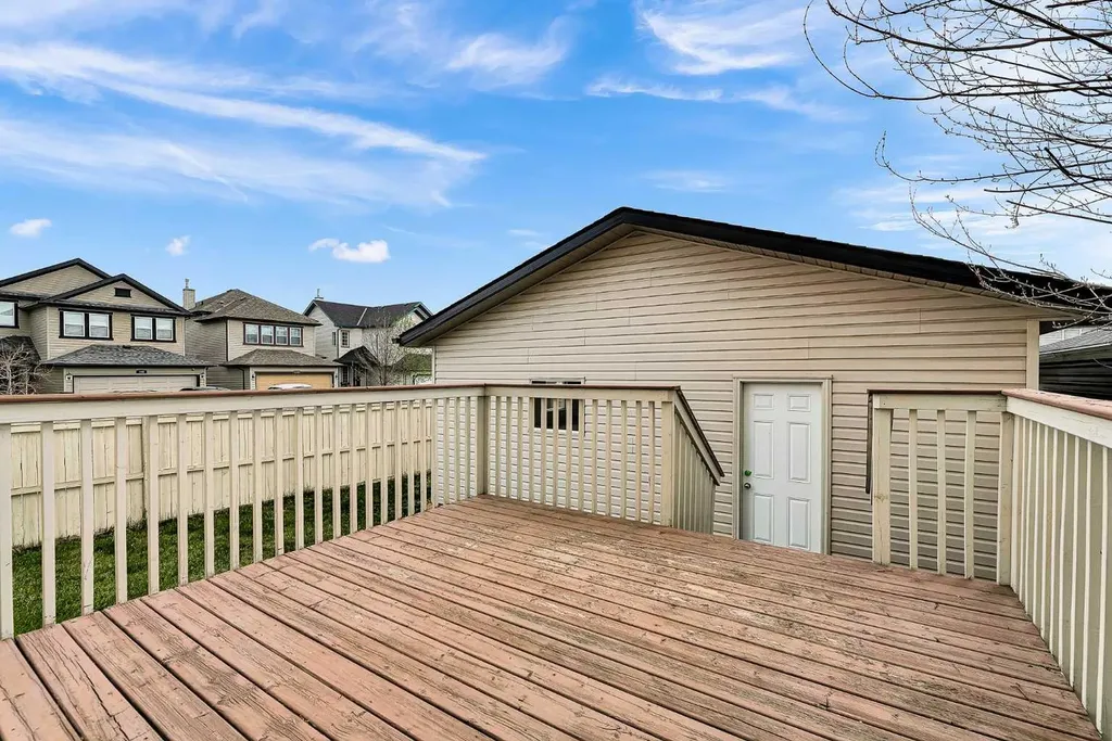 247 Evermeadow Avenue SW Calgary AB T2Y 4X2