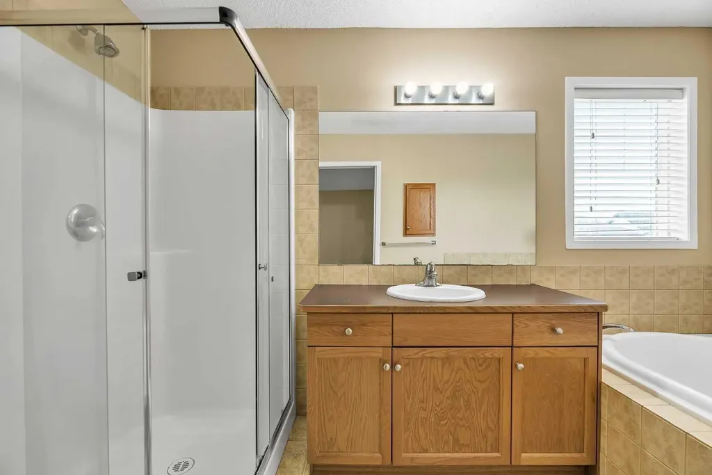 247 Evermeadow Avenue SW Calgary AB T2Y 4X2