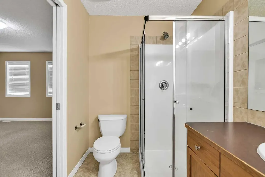 247 Evermeadow Avenue SW Calgary AB T2Y 4X2