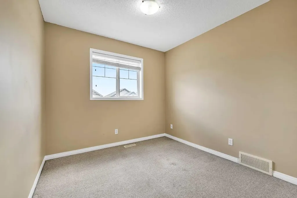 247 Evermeadow Avenue SW Calgary AB T2Y 4X2