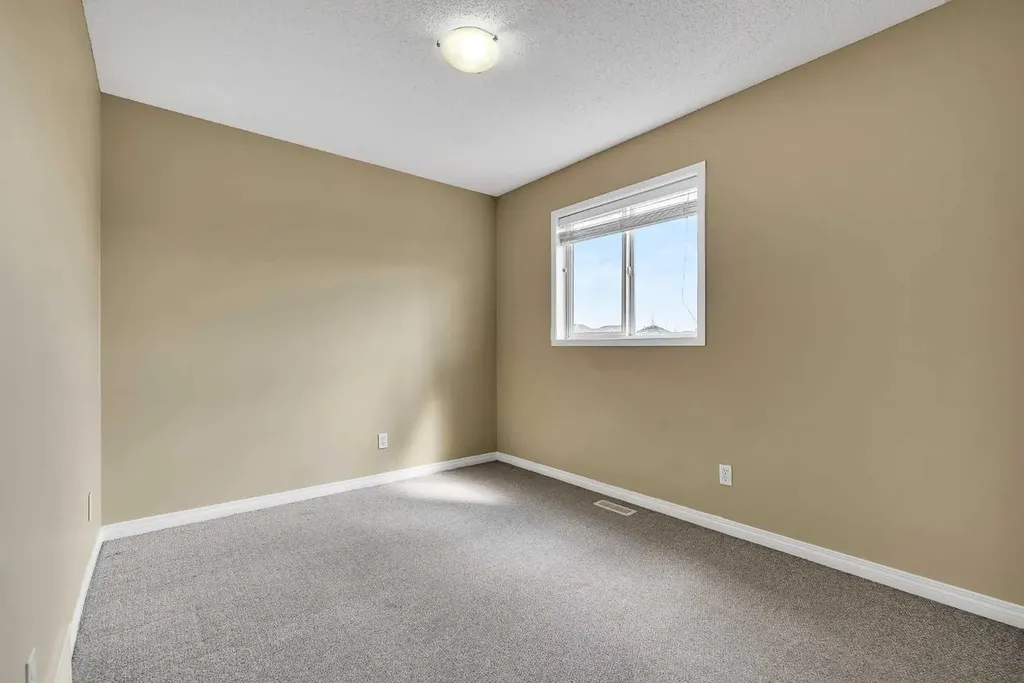 247 Evermeadow Avenue SW Calgary AB T2Y 4X2