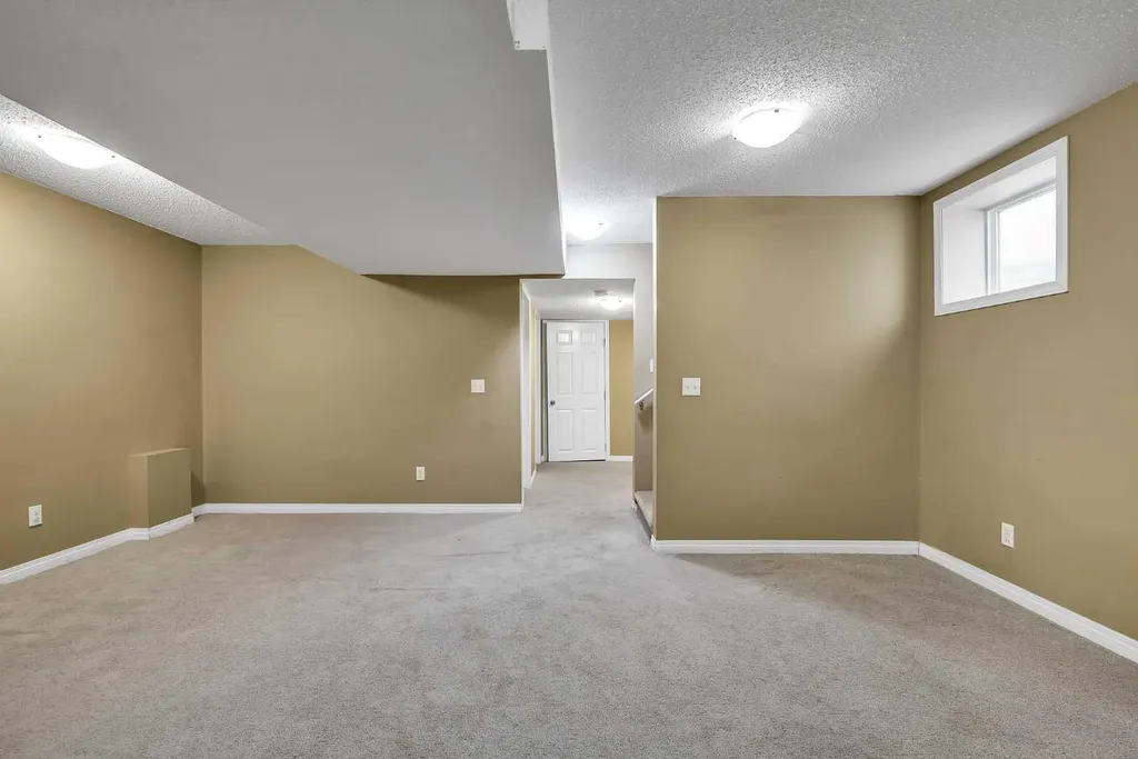 247 Evermeadow Avenue SW Calgary AB T2Y 4X2