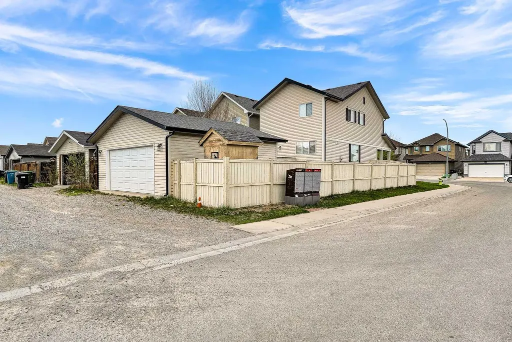 247 Evermeadow Avenue SW Calgary AB T2Y 4X2