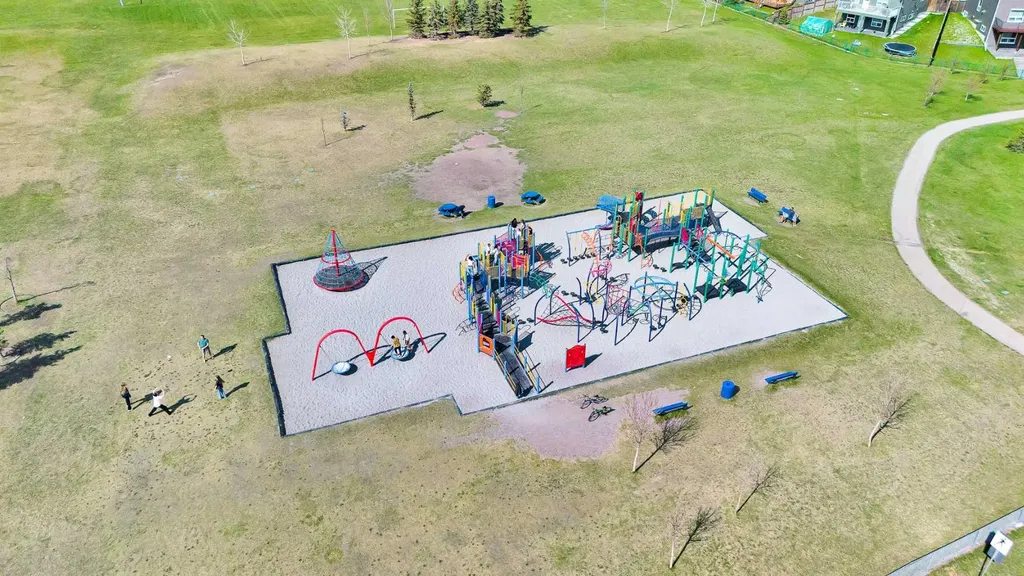 247 Evermeadow Avenue SW Calgary AB T2Y 4X2